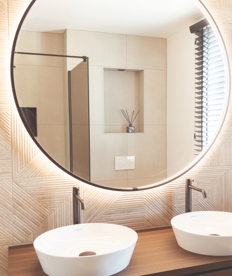 Round mirrors