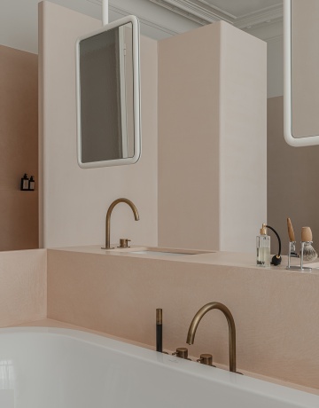 Bathroom Laura